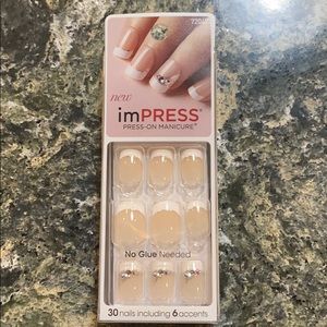 Impress Press On Manicure